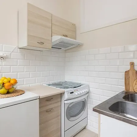 Roomsy Swietojanska شقة