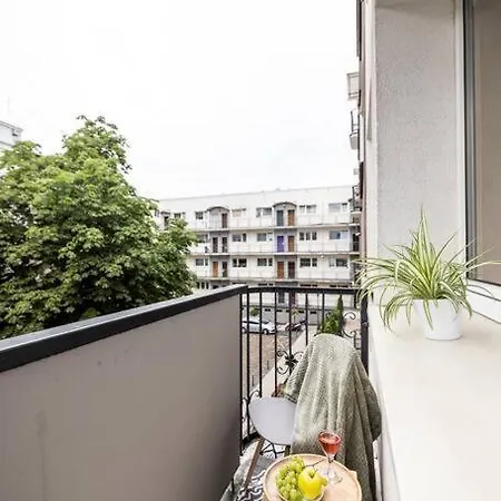 Roomsy Swietojanska شقة